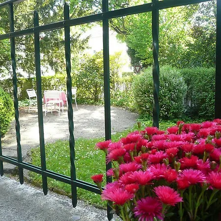The Bed + Breakfast Lucerna
