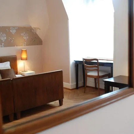Alojamento de Acomodação e Pequeno-almoço The Bed + Breakfast 3*