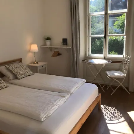 The Bed + Breakfast Готель типу 